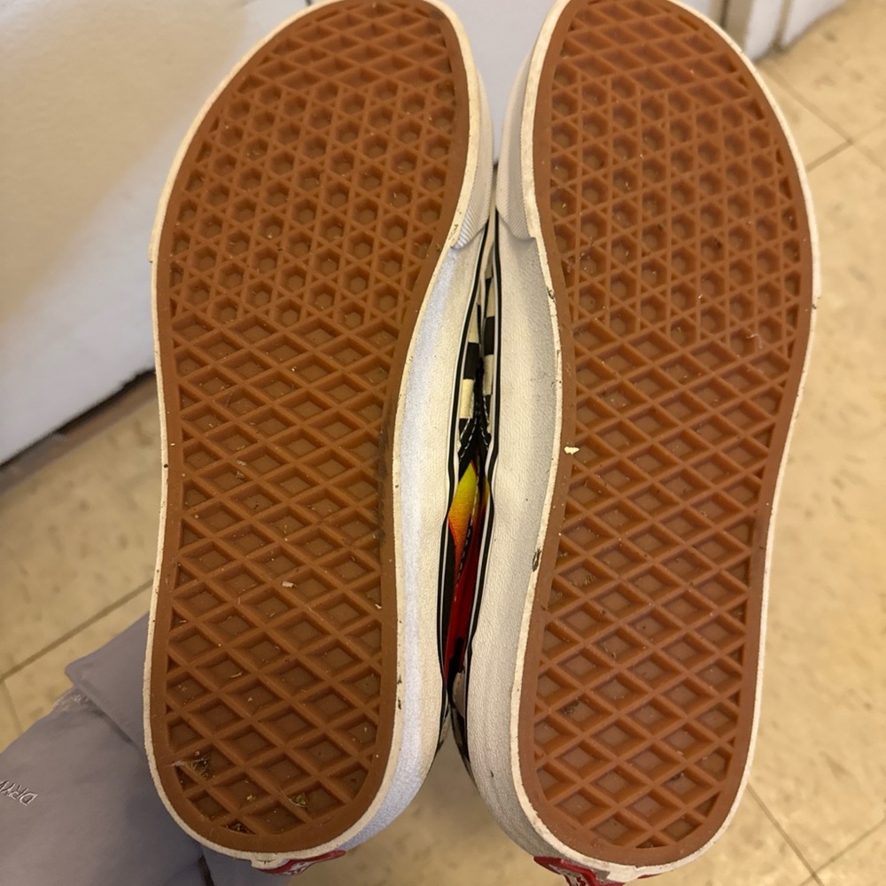 Vans Disney Mickey Minnie Classic Slip-on Black & White Men Size 7.0 Women 8.5 - Picture 6 of 7